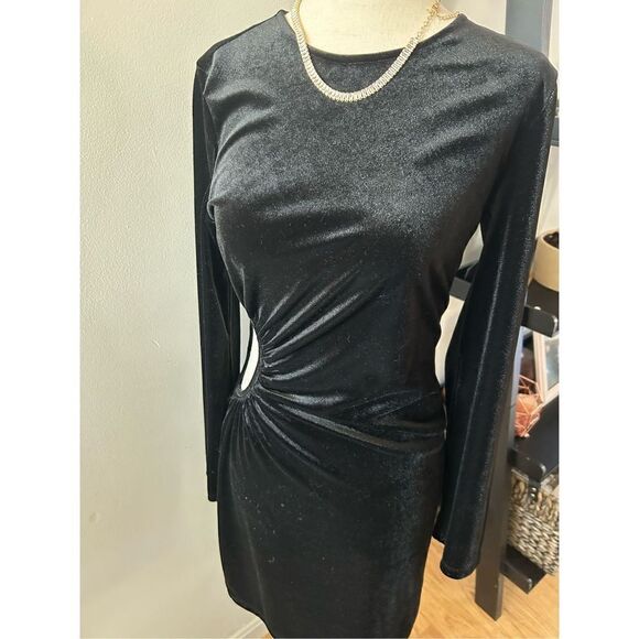 Zara black sexy dress size medium velvet like material stretchy new no tags - Picture 1 of 4